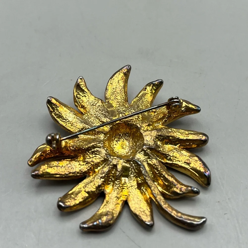 Elegant Vintage Red and Gold Enameled Flower Brooch - Stunning Statement Gift